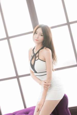 亚洲美女腿模豪乳翘臀秀性感美腿妖娆美女图片