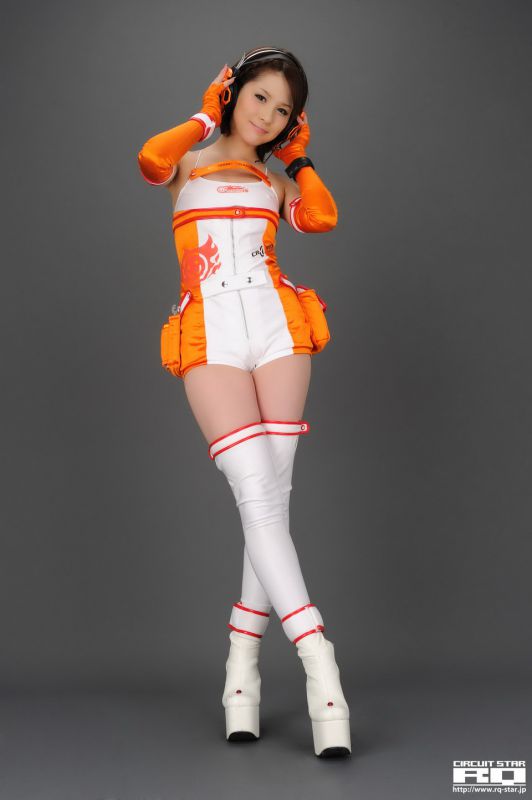 日本短发美女立花サキ棚拍秀大长腿