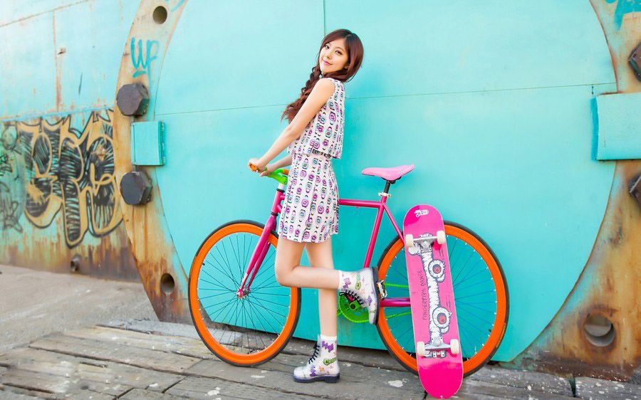 全民女神赵奕欢户外写真展阳光般笑容
