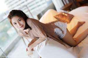 90后养眼美女许诺Sabrina私拍图片大全