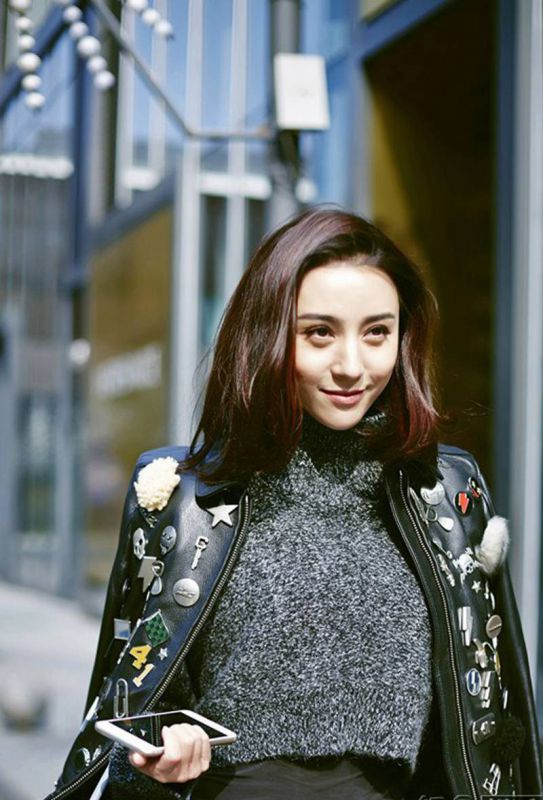 小清新美女周庭伊最新街拍大片