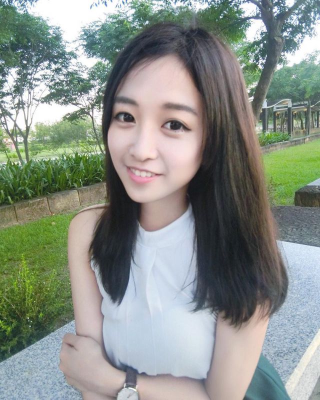90后清纯可爱美女林芷葳私拍美照图片