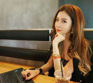 韩国长腿美女Manyo Yoojin气质私拍图片
