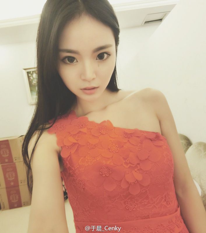 唯美长发美女于晨Cenky自拍养眼美图