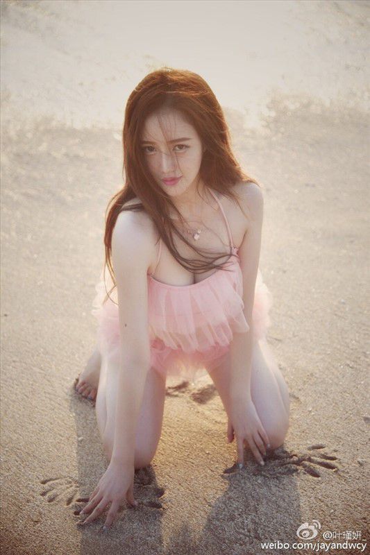 妖娆性感美女叶瑾妍诱惑私房写真