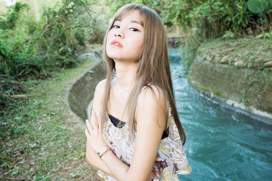 网络美女正妹张小洁高清养眼图片