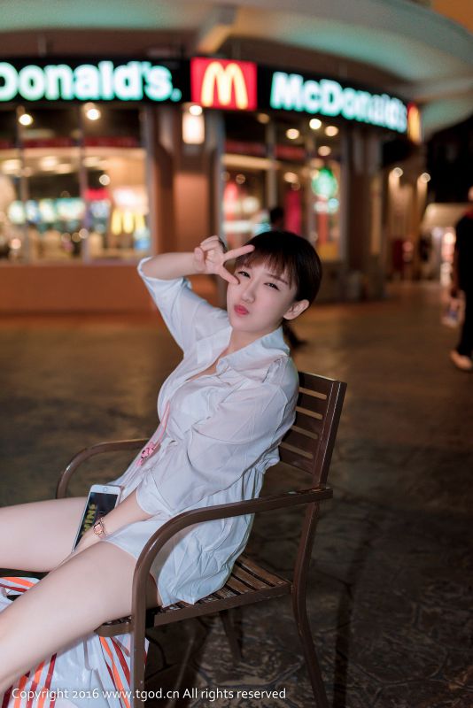 95后大波美女傲娇萌萌唯美私拍图片