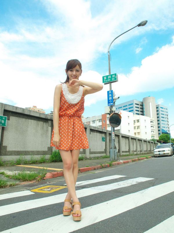 台湾短裙美女村村高清唯美写真