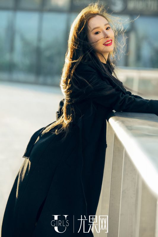 90后美女模特萌琪琪性感写真图片
