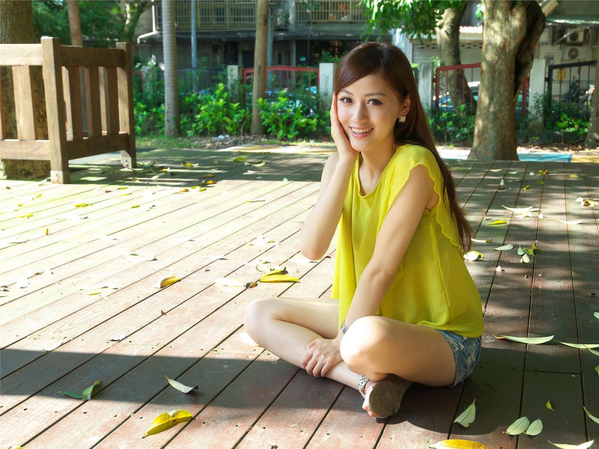 台湾短裙美女村村高清唯美写真