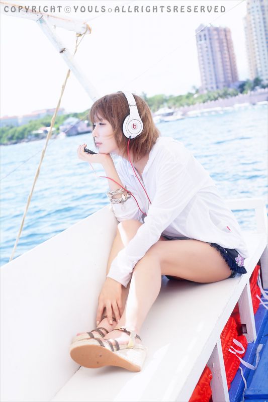 韩国模特许允美海边迷人写真