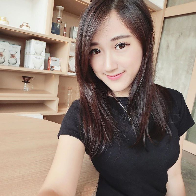 文艺清纯美女杨宝贝(杨虹玲)唯美私拍图片