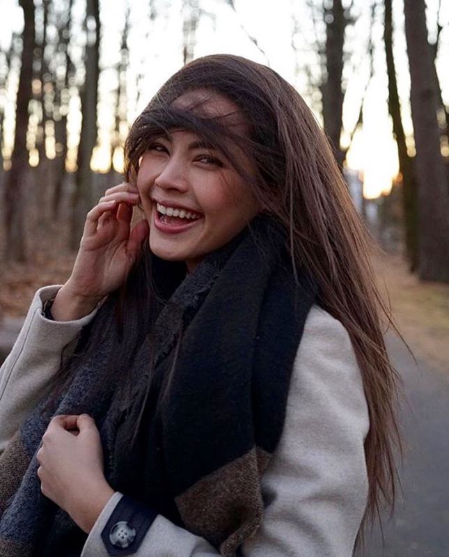 泰国美女模特Urassaya Sperbund私拍图片大全