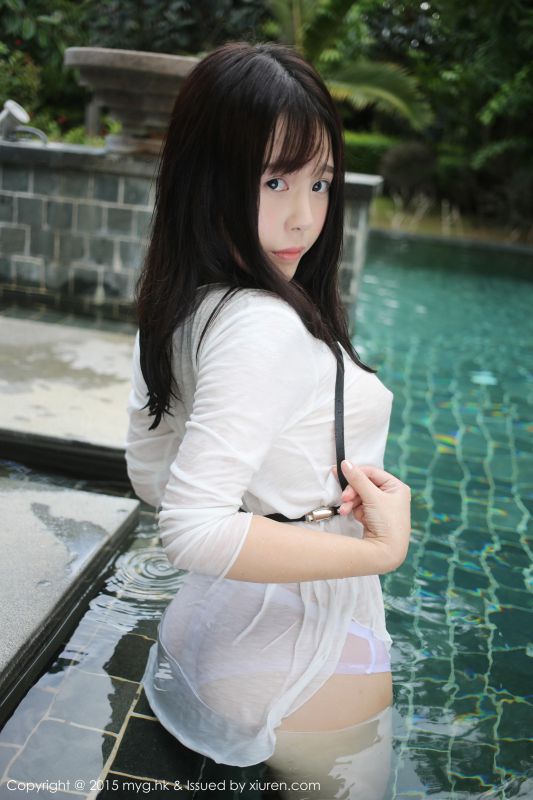 美媛馆嫩模Evelyn艾莉私房内衣丝袜写照