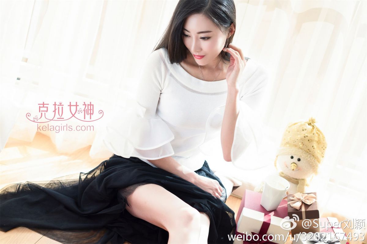长发飘逸美女颖儿Bang妞家居养眼美照