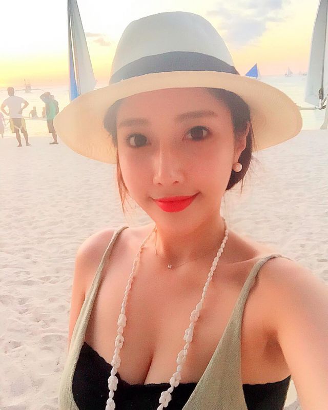 御姐型美女bless_nr比基尼旅拍图片