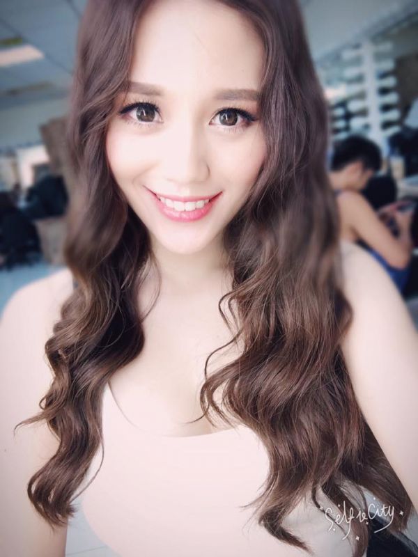 清纯甜美美女倪玉茹自拍美照图片