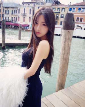 高颜值美女王雪儿Snowbaby美貌与身材的结合体