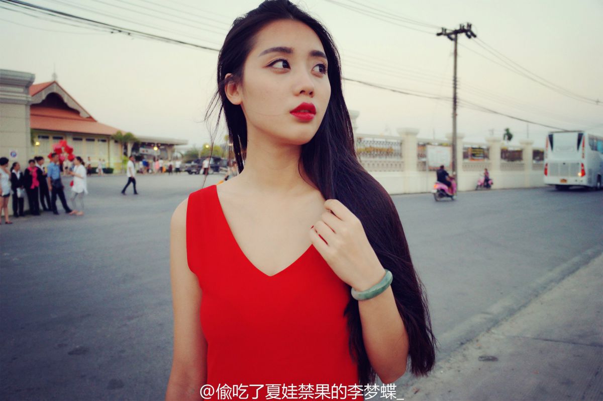 长发公主李梦蝶雪地清纯唯美图片