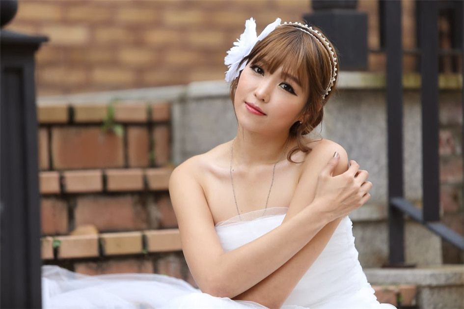韩国车模李恩慧白色婚纱唯美写照