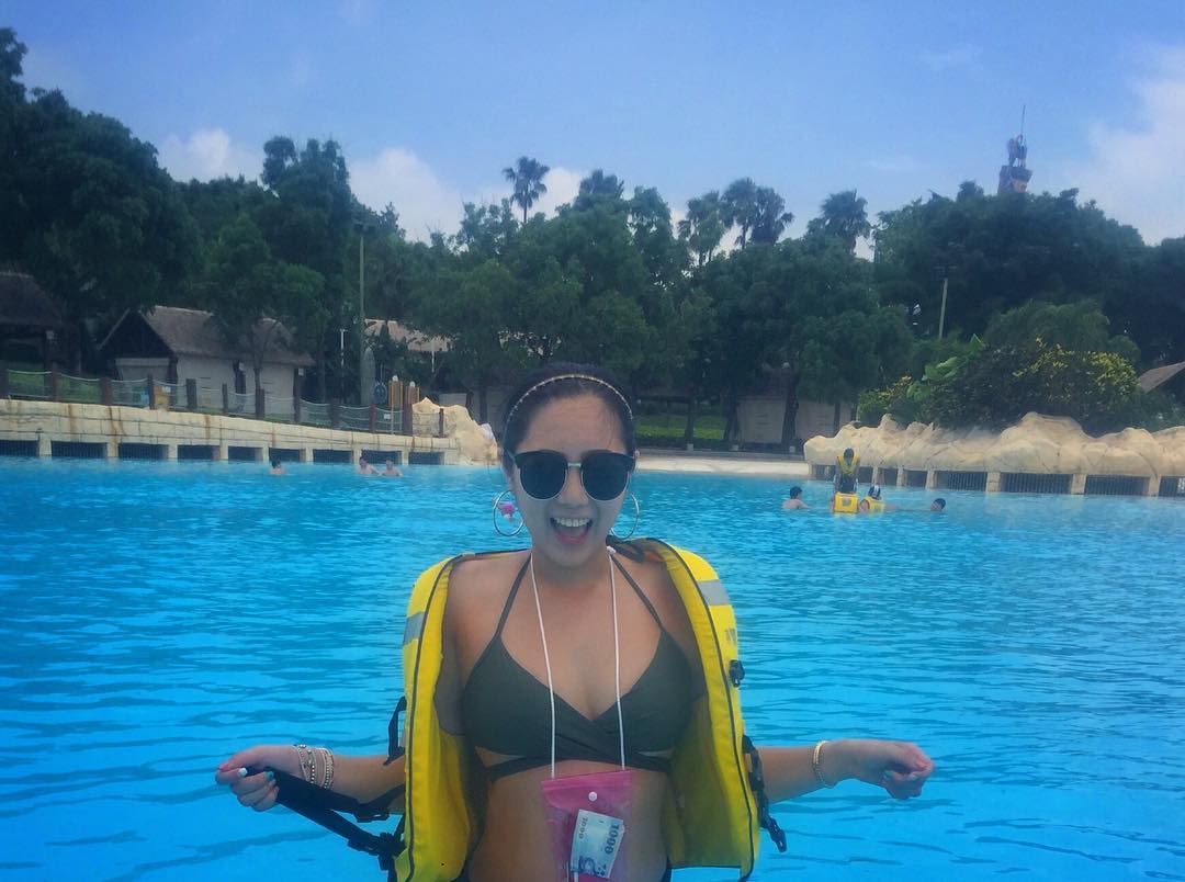 台湾网络美女林v安Sophia私拍图片合辑