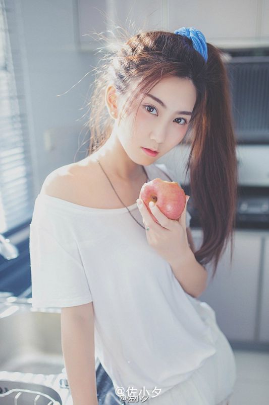 美女摄影师佐小夕微博私拍唯美图片