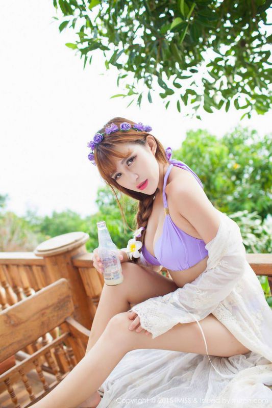 90后大胸美女大阳性感极致诱惑图片