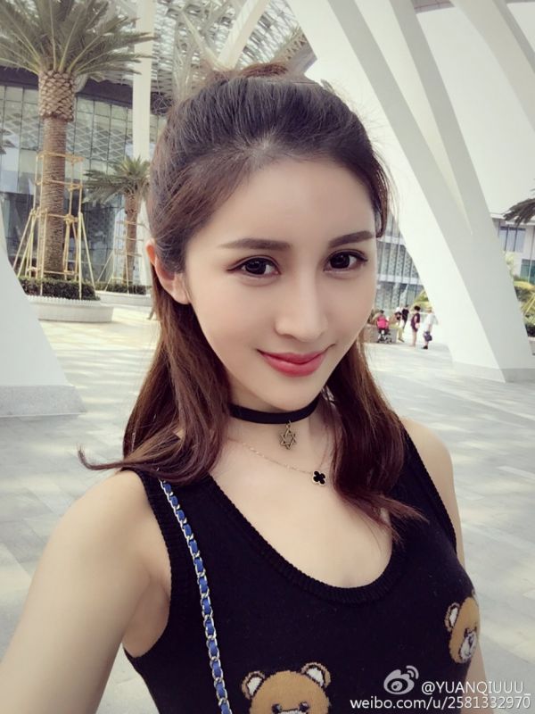 展台showgirl刘光喵喵微博自拍图片
