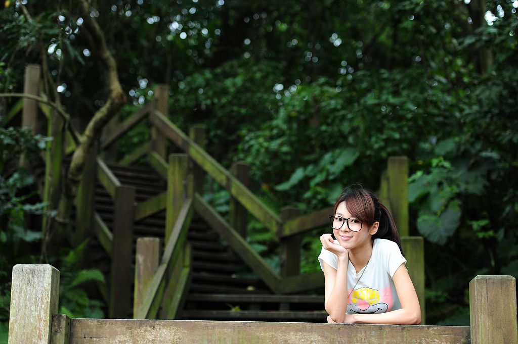 清纯可爱美女萌萌牛仔热裤私拍