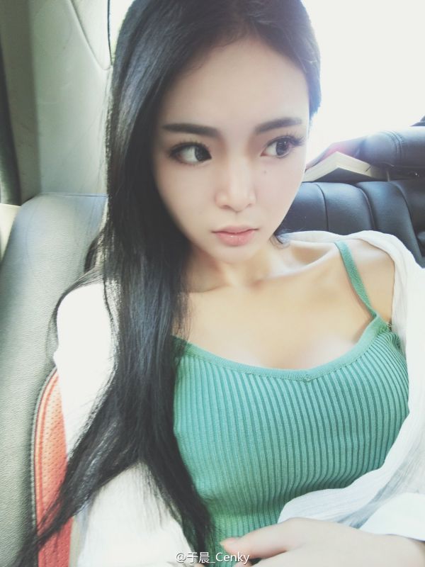 唯美长发美女于晨Cenky自拍养眼美图