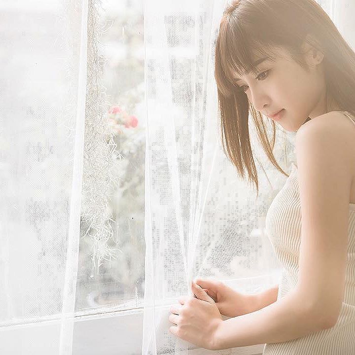 Thanyarat Charoenpornkittada混血美女校花唯美私拍图集
