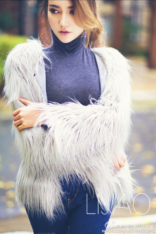 90后长腿美女木巴热克Mubarek微博唯美写真