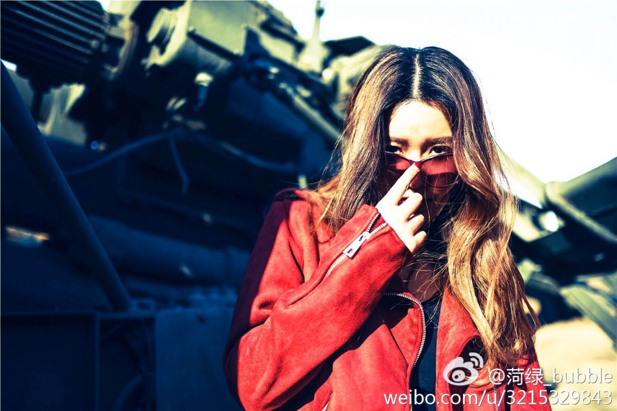 90后美眉图片菏绿Bubble微博唯美系写真