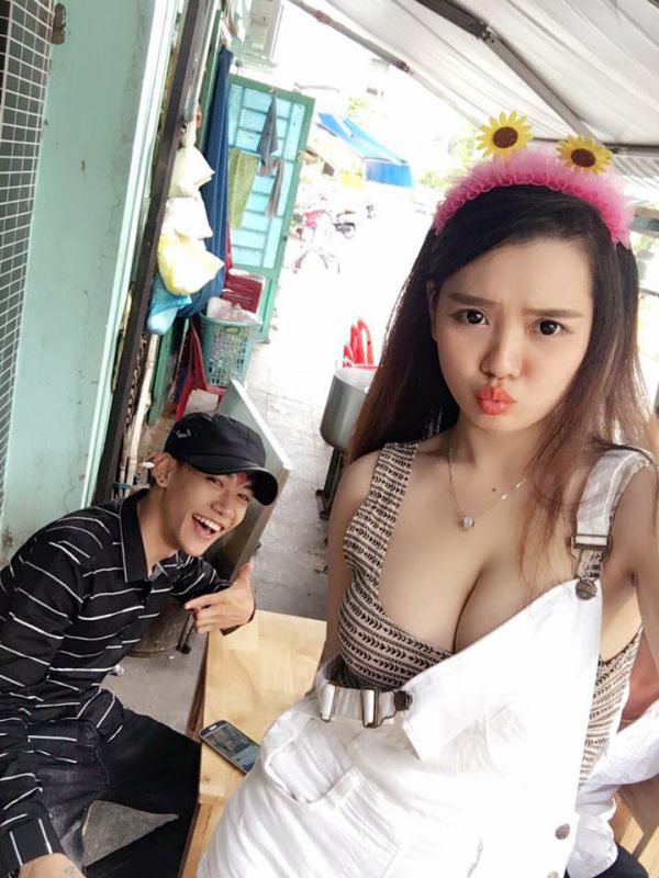 白皙大胸美女Ngan Pokemon私拍图片大全