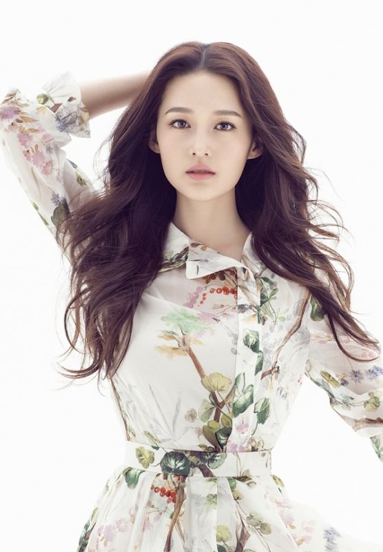 大陆女明星李沁小清新迷人写真