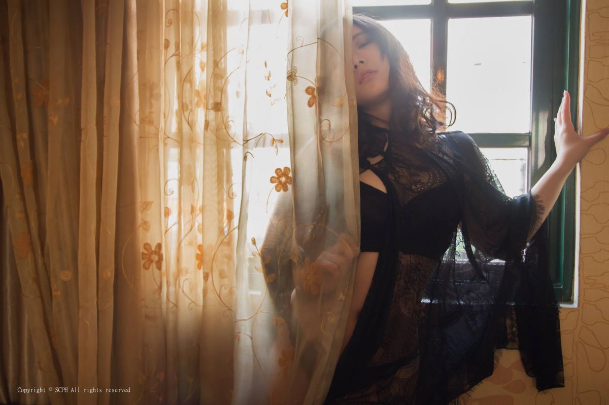 真人cos美女冷梅个性的巨乳写真