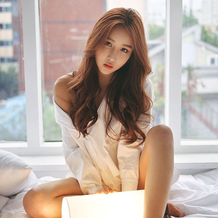 韩国美女车模吴雅希性感私拍图片