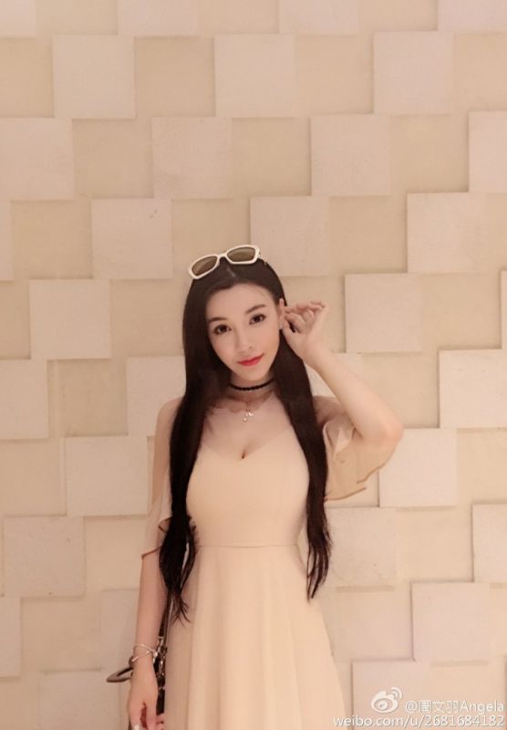 青春美少女周文羽Angela唯美写真图片