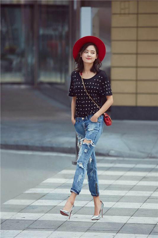 内地女演员辛芷蕾时尚街拍照