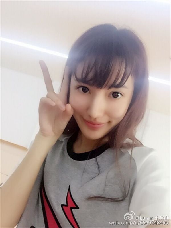 养眼美女图片王美琪微博私拍写真