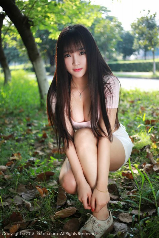 美媛馆长发美眉夏瑶baby户外清新写照