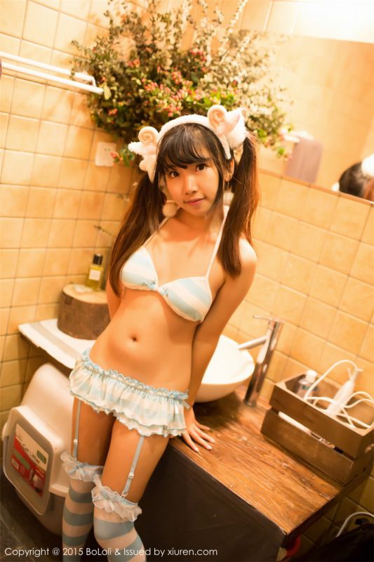 波萝社内衣少女蜜嘟喵高清私房照