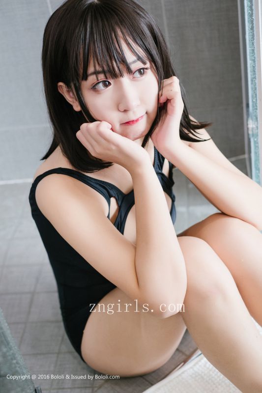大胸小萝莉猫九浴室性感酥胸诱惑图片