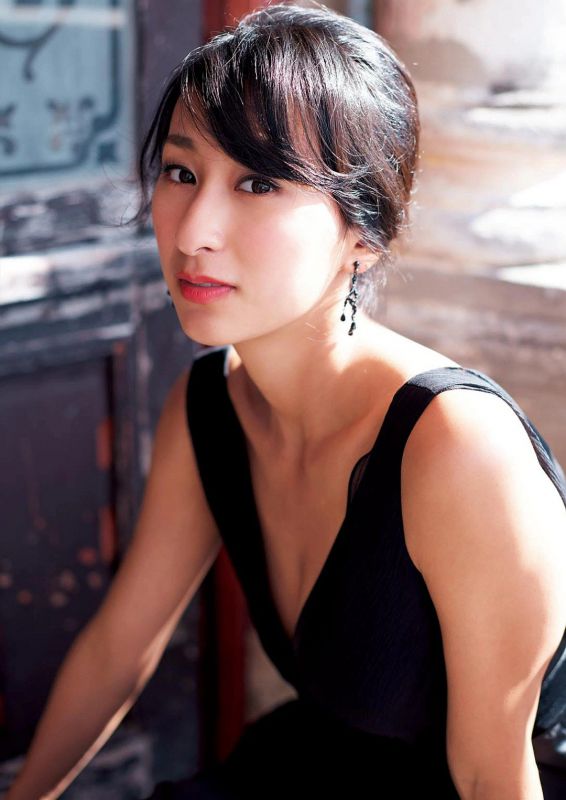 日本气质美女浅田舞摄影图片集锦