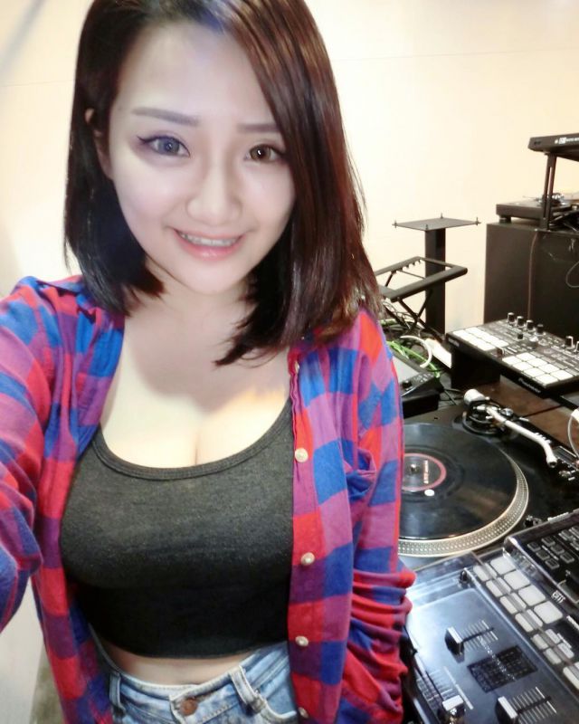 好身材美女邱筠净Gina养眼私拍美照