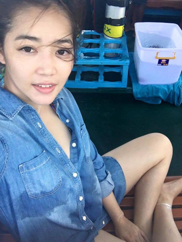 台湾女记者刘方慈私房照图片合辑