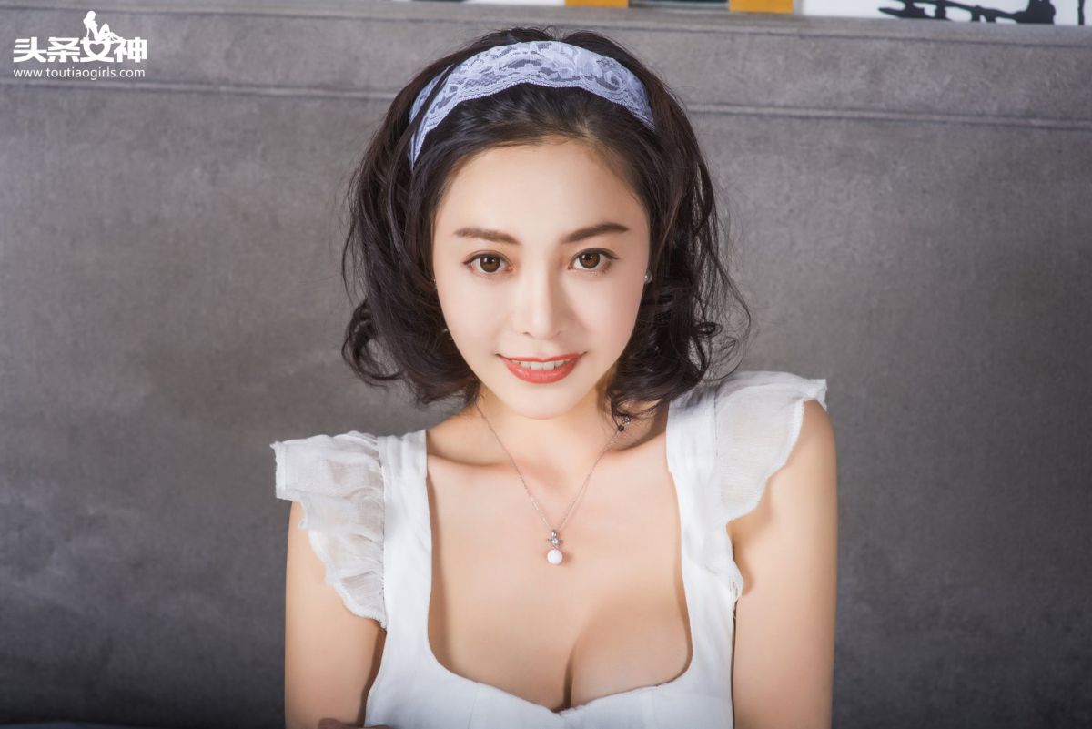 清纯笑容美女小爱私房养眼美照图片