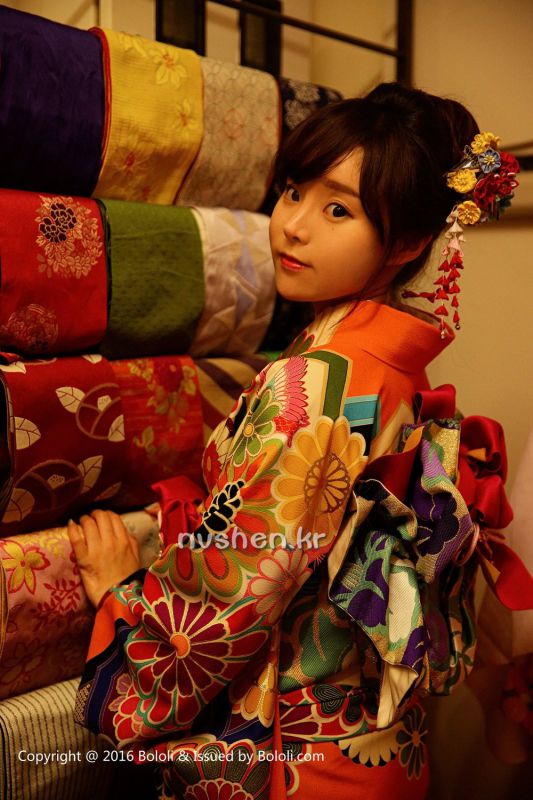 90后漂亮美眉柳侑绮清纯唯美图集