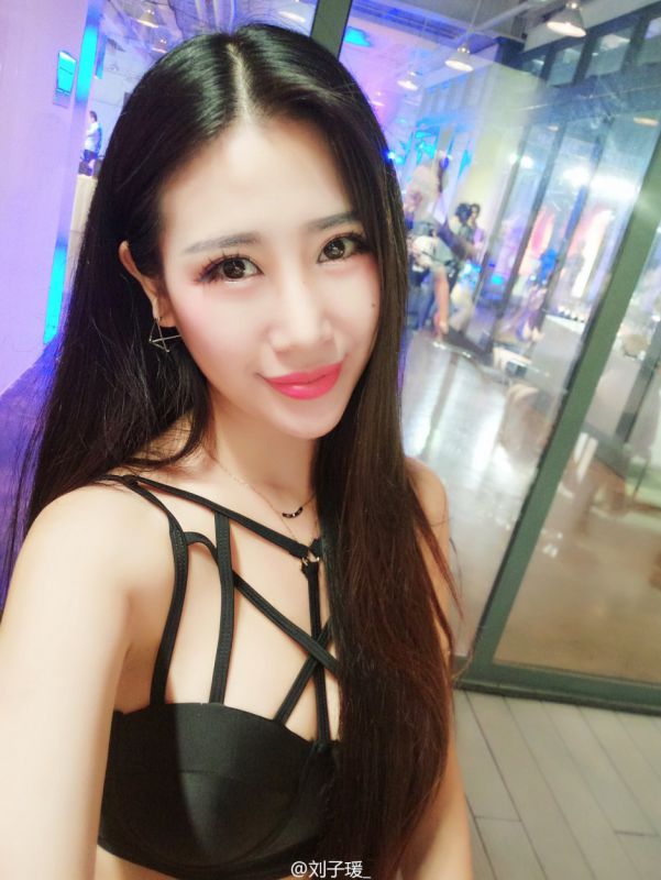 游戏展美女刘子瑗私拍图片合辑