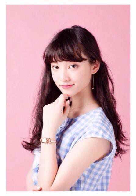 日本养眼美女山田爱奈户外清纯靓丽美照